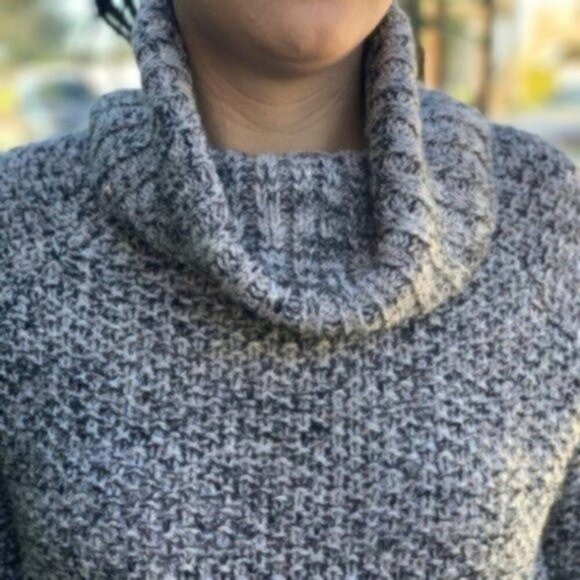 New! Volcom Metallic Knit Cowl Gray Sweater - Picture 3 of 6